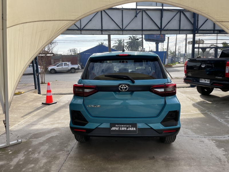 Toyota Raize — foto 5 de 13