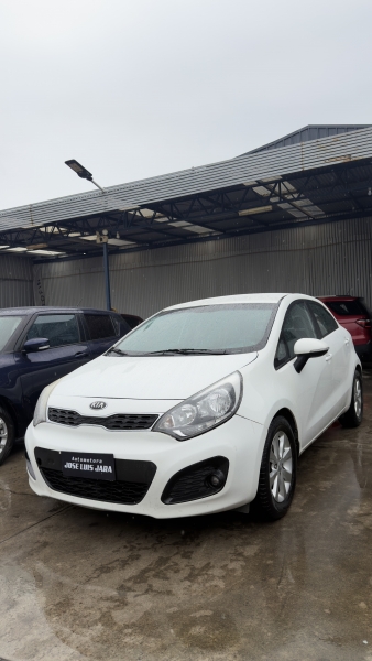 KIA RIO 5 EX