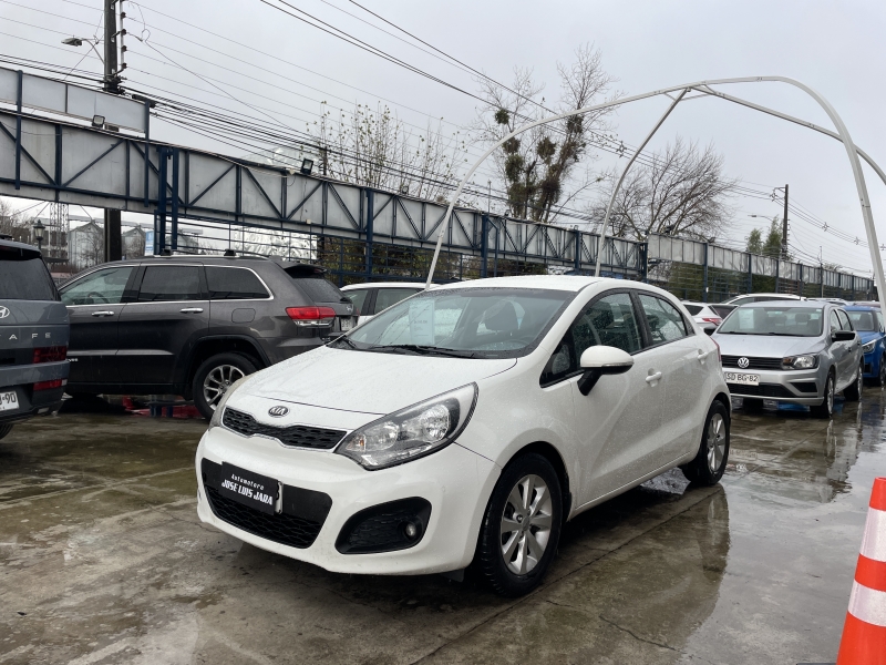 KIA RIO 5 EX