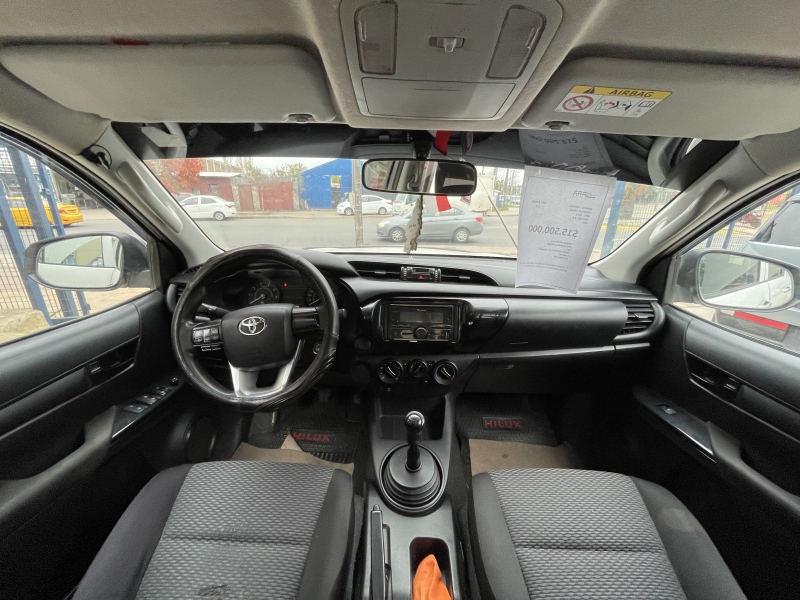 Toyota Hi Lux — foto 6 de 8
